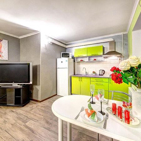Apartments On Klovsky Descent 20 Киев Экстерьер фото